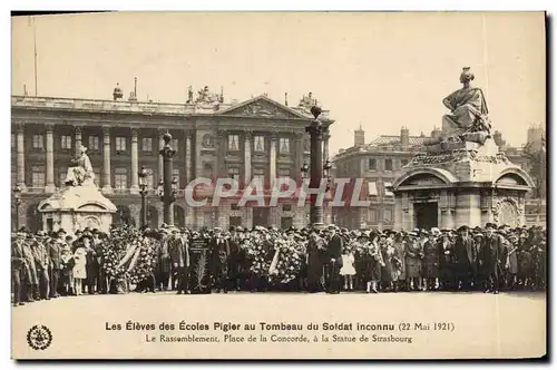 Cartes postales Les Eleves Des Ecoles Plgier Au Tombeau Du Soldat Inconnu Paris