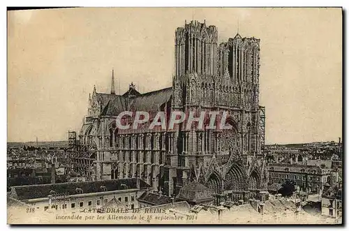 Ansichtskarte AK Cathedrale De Reims Incendie Par Les Allemands