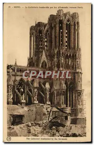 Cartes postales Reims La Cathedrale bombardee Par les Allemands Militaria