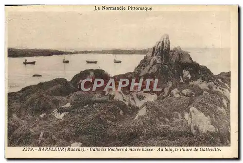 Cartes postales Barfleur Dans les Rochers a Maree Basse Au Loin le phare de Gatteville