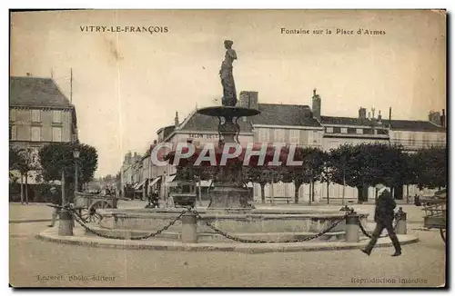 Cartes postales Vitry Le Francois Fontaine Sur La Place D'Armes