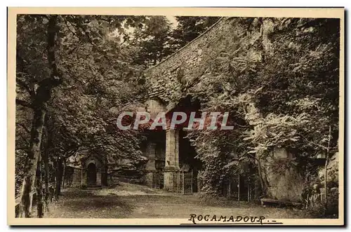 Cartes postales La Douce France Rocamadour Entree De La grotte de la mise au tombeau Au fond et a gauche une sta