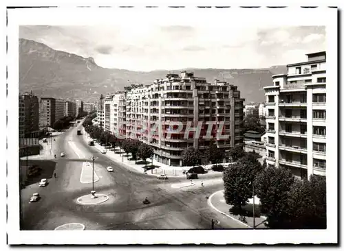 Cartes postales moderne Place Gustave Rivet Boulevard Marechal Foch Et Le Vercors