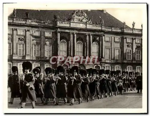 Cartes postales moderne Copenhague Soldats Militaria