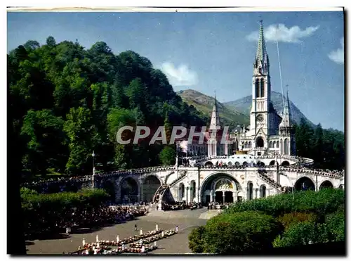 Cartes postales moderne Lourdes Les Malades Assistant Au Chemin De Croix