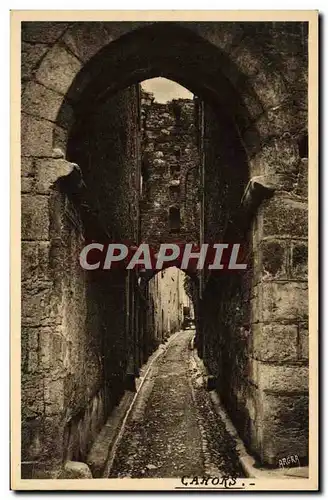 Cartes postales Cahors Une Ruelle Donnant Dans La Rue Du Chateau Du Roi