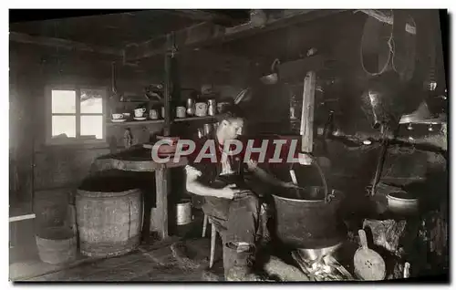 Cartes postales moderne Alphutte Im Berner Oberland Sennerel Mit Feuergrube