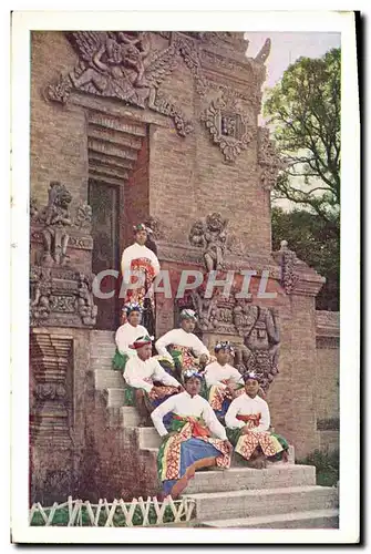 Ansichtskarte AK Un groupe de joueurs de gong devant la porte balinaise a l&#39exposition de Paris