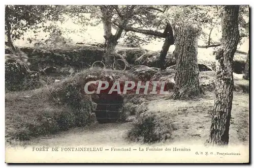 Ansichtskarte AK Fontainebleau Foret De Franchard La Fontaine des Hermites Velo