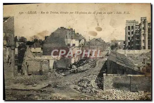 Cartes postales Douai Rue de Trevise detruite Par L'Explosion des 18 ponts en 1916 militaria