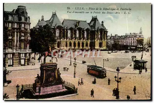 Cartes postales Lille Place de la Republique et Faidherbe Vue d'ensemble sur le palais des Beaux Arts