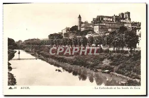 Cartes postales Auch La Cathedrale Et Les Bords Du Gers