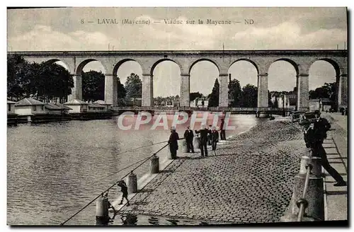 Cartes postales Laval Viaduc Sur La Mayenne Peche pecheur