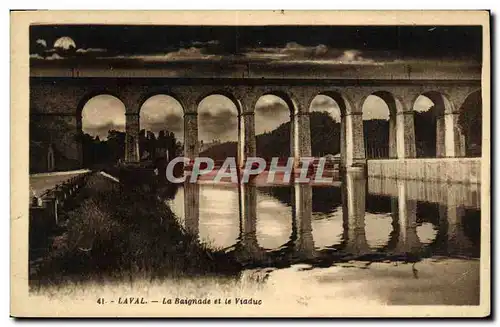 Cartes postales Laval La Baignade Et Le Viaduc