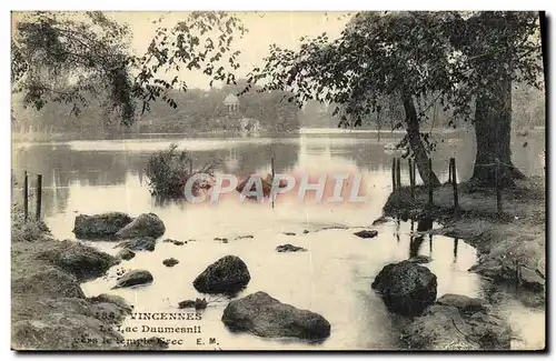 Cartes postales Vincennes Le Lac Daumesnil vers le temple Grec