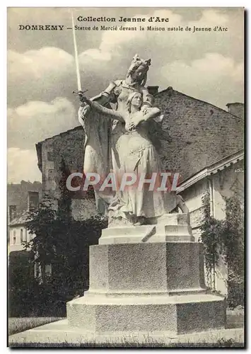 Cartes postales Domremy Statue de Mercie devant la maison de Jeanne d'Arc