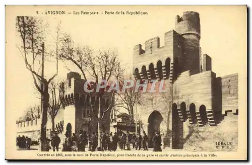 Ansichtskarte AK Avignon Les Remparts Porte de la Republique