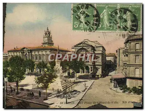 Cartes postales Avignon La Place de L&#39Hotel de Ville