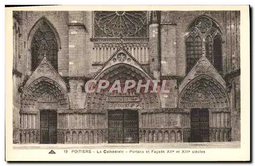 Ansichtskarte AK Poitiers La Cathedrale Portails et Facade