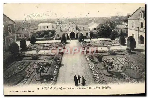 Cartes postales Lucon La Cour d&#39honneur du College Richelieu