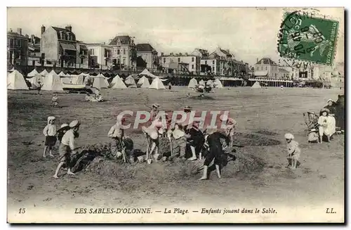 Cartes postales Les Sables D&#39Olonne La Plage enfants Jouant Dans le Sable Enfants