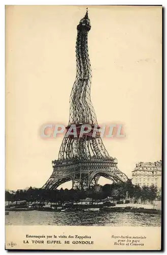 Cartes postales La Tour Eiffel Se Gondole