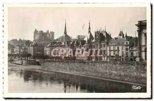 Cartes postales moderne Saumur Le Chateau L&#39Hotel de Ville et le Quai Wilson