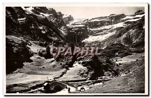 Cartes postales moderne Cirque De Gavarnie La Route et le Pont Nadau