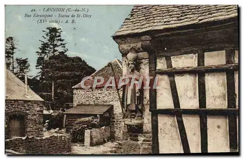 Cartes postales Lannion Rue Kerampont Statue de St Divy