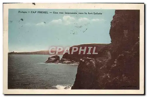 Cartes postales Cap Frehel Une Vue Imposante Vers le Fort Lalatte