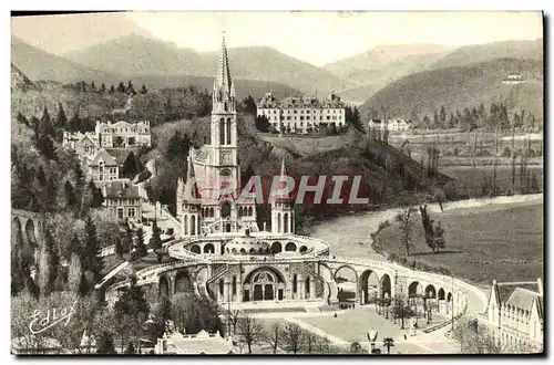 Ansichtskarte AK Lourdes La Basilique Vue du Chateau Fort