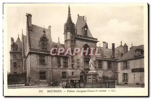 Cartes postales Bourges Palais Jacques Coeur Et Statue