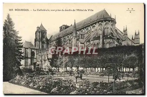 Cartes postales Bourges La Cathedrale Vue Prise Du Jardin De l'Hotel De Ville
