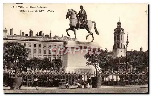 Ansichtskarte AK Lyon Place Bellecour Statue de Louis XIV