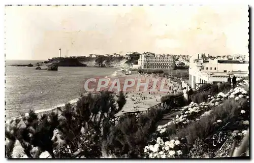 Cartes postales moderne Biarritz La Grande Plage Au Fond le Phare