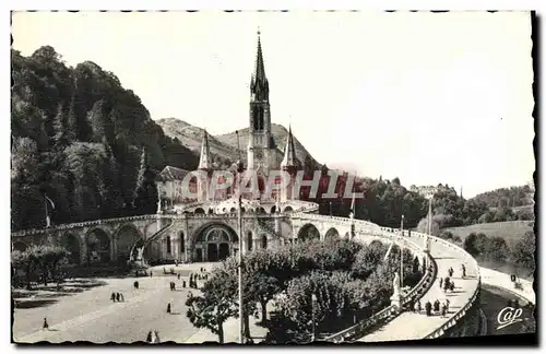 Cartes postales Lourdes La Basilique