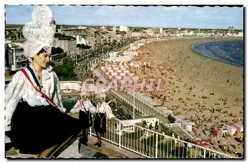 Cartes postales moderneLes Sables D&#39Olonne Sablaises Devant La Plage Folklore