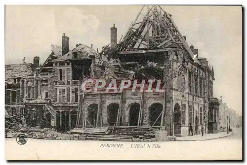 Cartes postales Peronne L&#39Hotel De Ville Militaria