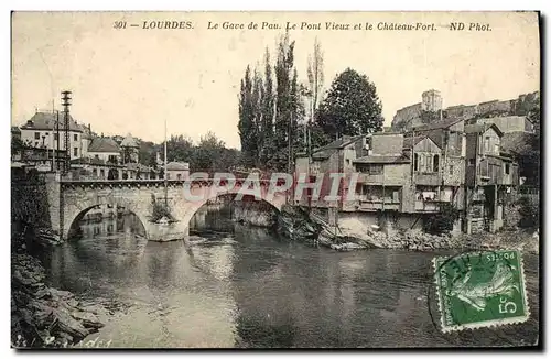 Cartes postales Lourdes Le Gave DE Pau Le Pont Vieux Et Le Chateau Fort