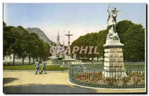 Cartes postales Lourdes Michel La Basilique Et l&#39Esplanade