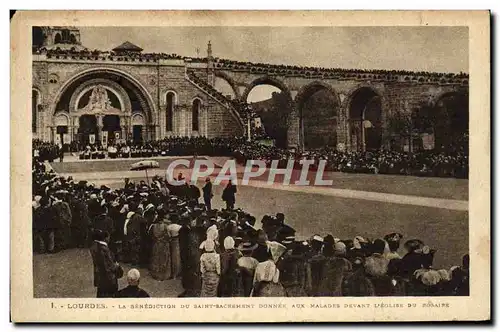 Ansichtskarte AK Lourdes La Benediction Du Saint Sacrement donnee aux malades devant l&#39eglise du Rosaire