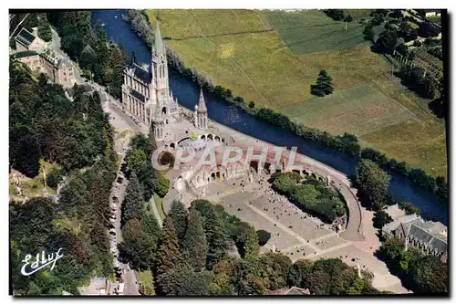 Cartes postales moderne Lourdes Vue Generale sur la basilique et le Gave