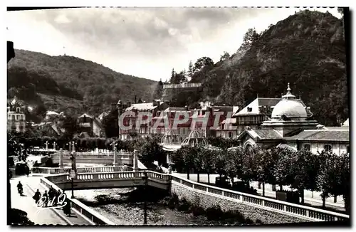 Cartes postales moderne La Bourboule Quais et ponts de la Dordogne La roche aux fees