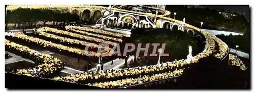 Moderne Karte Lourdes La Basilique illuminee et la procession aux flambeaux