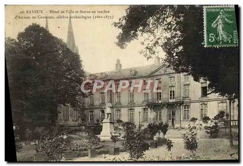 Ansichtskarte AK Bayeux Hotel de Ville et Statue en Marbre d&#39Arcise de Caumont archeologue