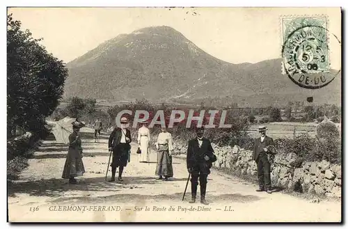 Cartes postales Clermont Ferrand Sur La Route Du Puy De Dome