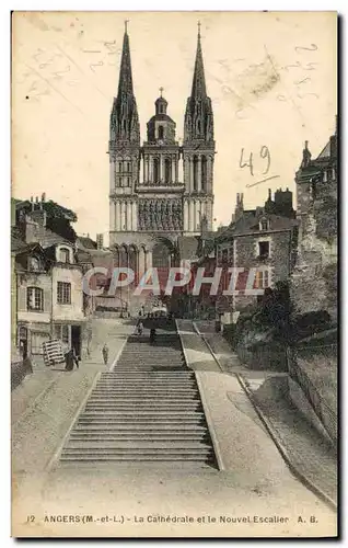 Ansichtskarte AK Angers La Cathedrale Et Le Nouvel Escalier