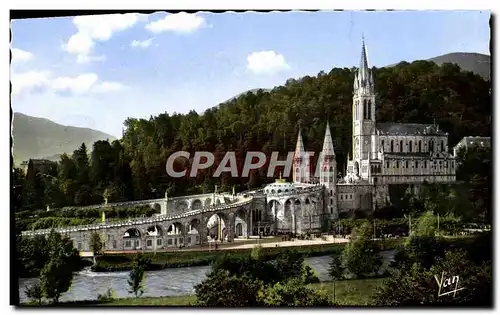 Cartes postales moderne Lourdes La Basilique Et Le Calvaire