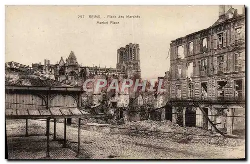 Cartes postales Reims Place des Marches Militaria