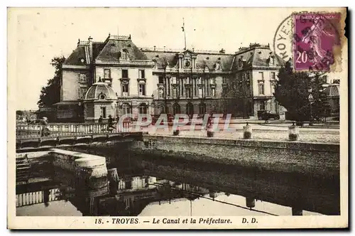 Cartes postales Troyes Le Canal et la Prefecture